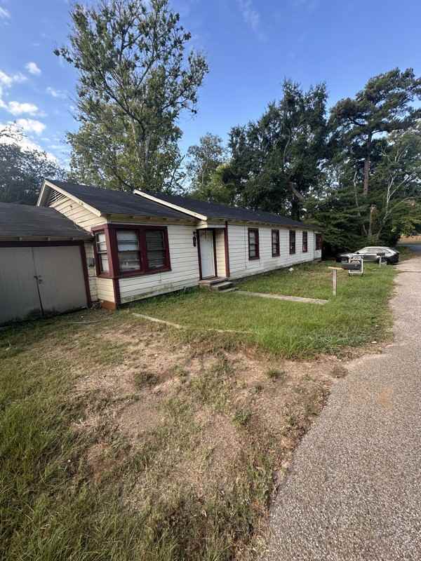 706 Ridgelea Ave #706 - Photo 2 of 12