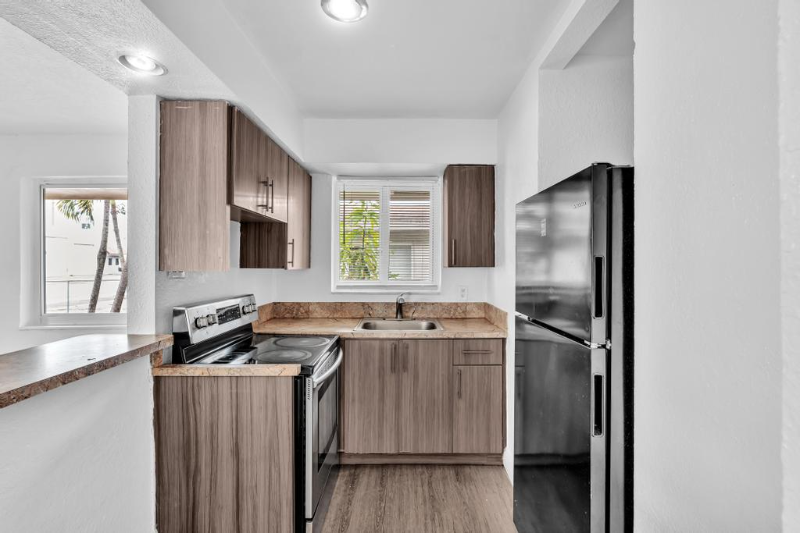 2160 Nwstreet #1 - Photo 4 of 10