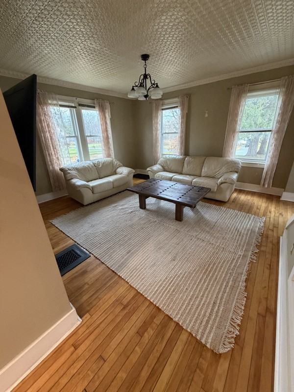 117 Park St - Photo 4 of 9