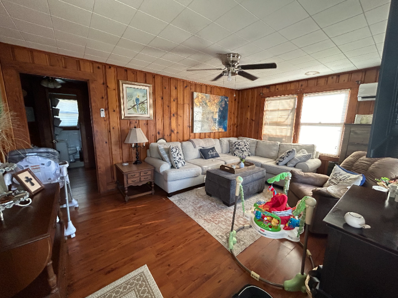 104 Sw Hines St - Photo 2 of 6