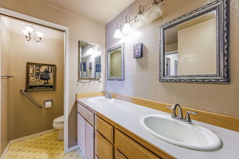 813 S 227th Pl #6 - Photo 6 of 18