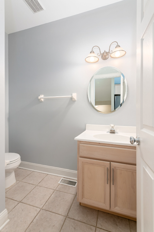 1087 Michigan Ave - Photo 4 of 19