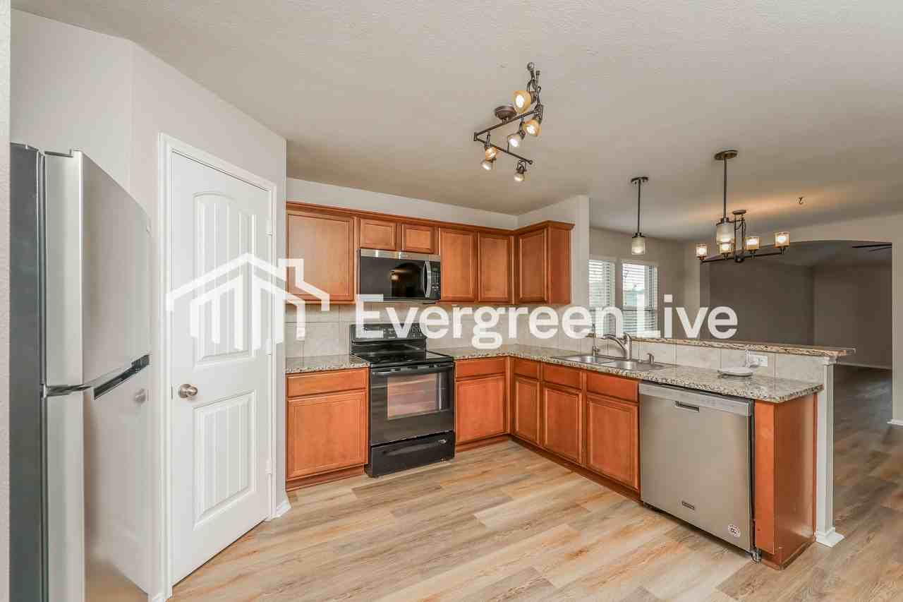 1501 Meadow Creek Dr - Photo 7 of 15