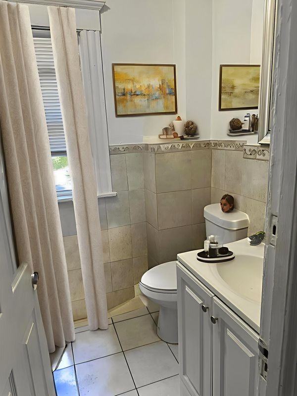 233 Glenwood Ave - Photo 2 of 4