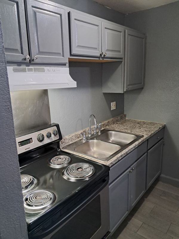 1425 Yosemite St ##2 - Photo 4 of 13