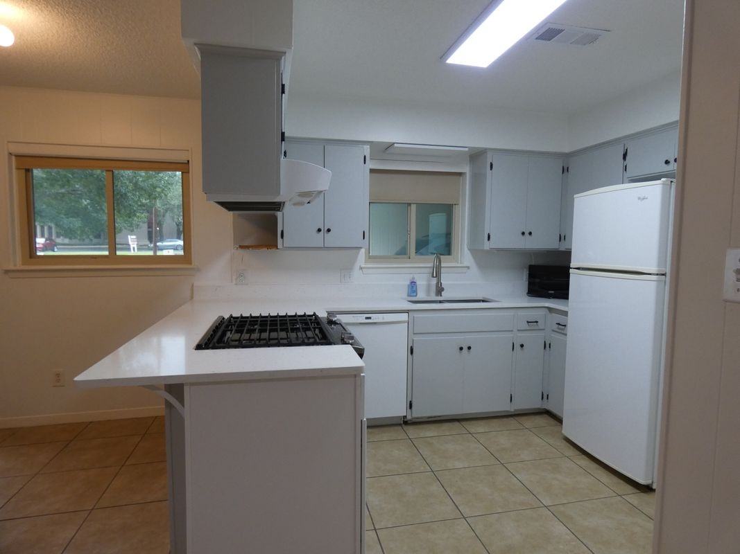 2203 Western Trails Blvd ##B - Photo 2 of 18