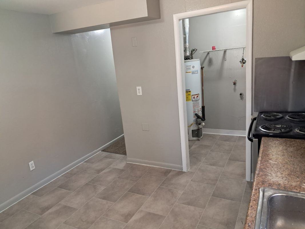 1011 Emporia St - Photo 3 of 17