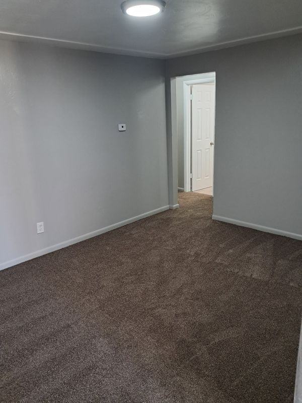 1011 Emporia St - Photo 5 of 17