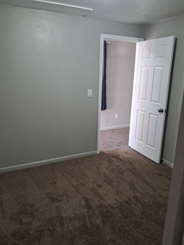 1011 Emporia St - Photo 6 of 17