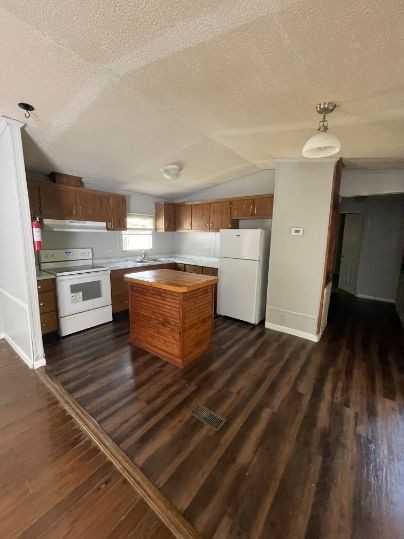 65 Two Lynn Dr - Photo 2 of 9