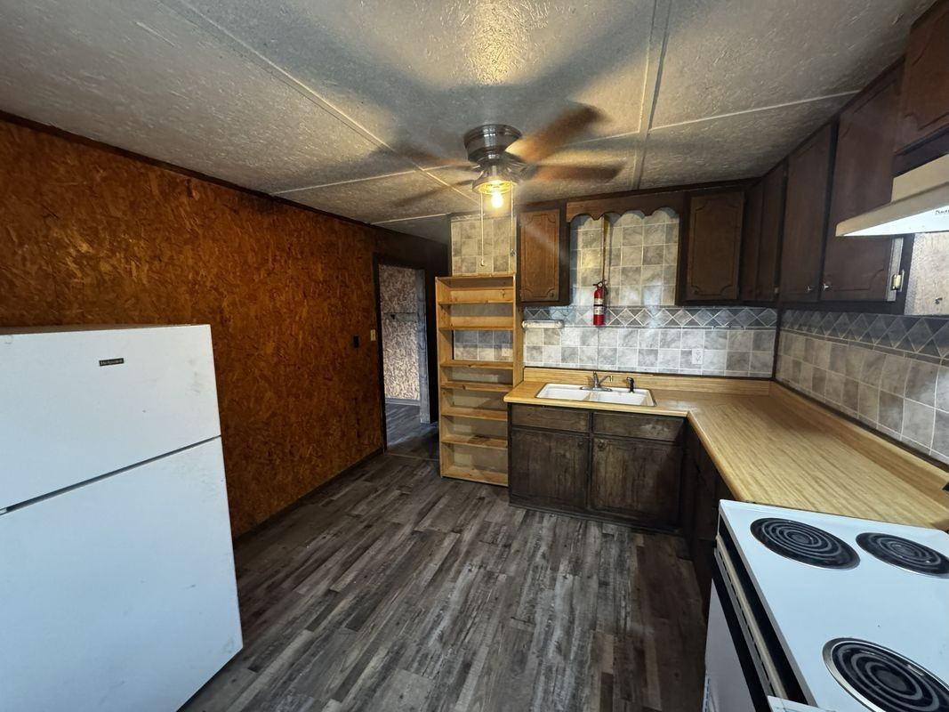 1654 Old Highway 27 - Photo 3 of 7