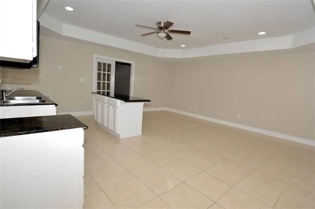 618 Tradwell Pl - Photo 2 of 20