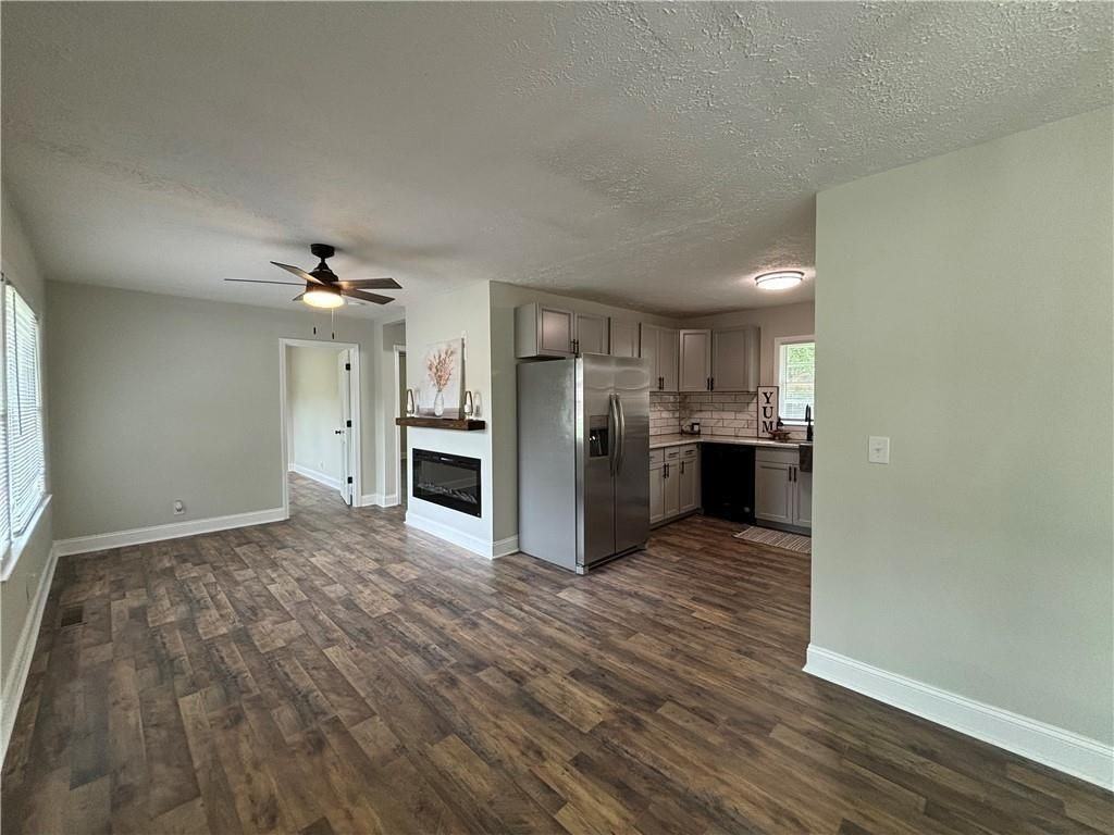 61 W Rocky St Ne - Photo 2 of 18