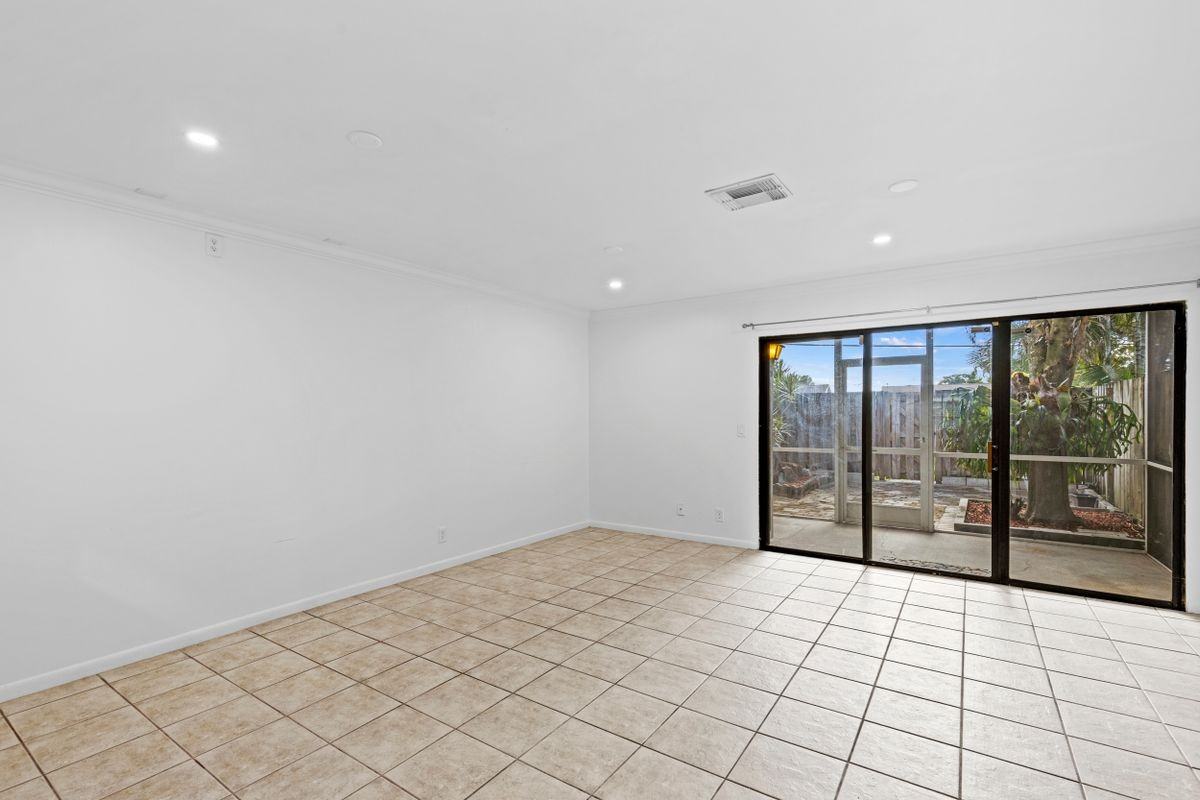 814 Hill Dr - Photo 7 of 17