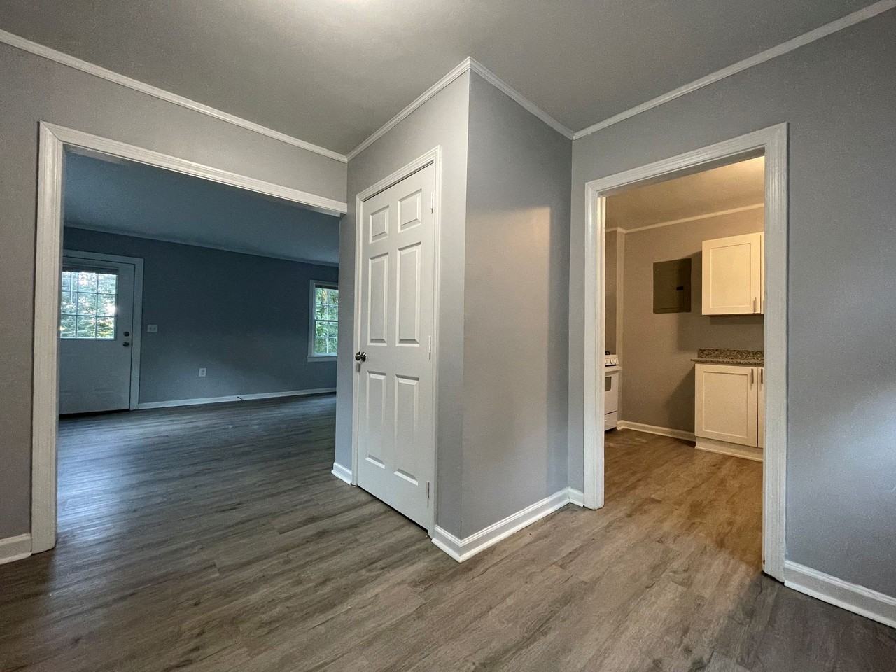 730 W Dolphin St - Photo 5 of 6