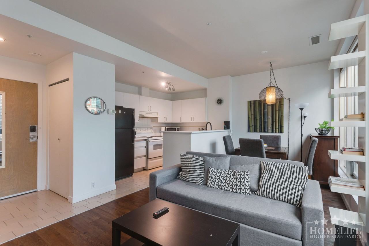 989 Nelson St - Photo 3 of 18