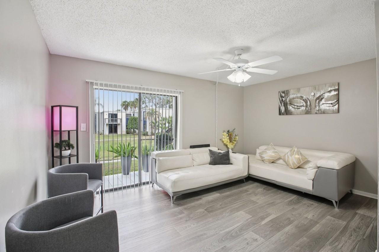 The Standard Apartments - Photo 4 of 50