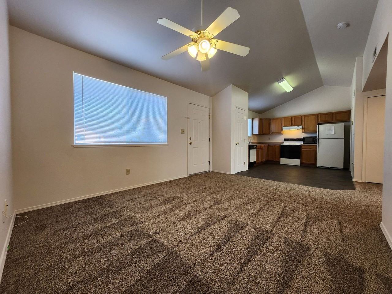 6655 Dublin Loop W - Photo 6 of 19