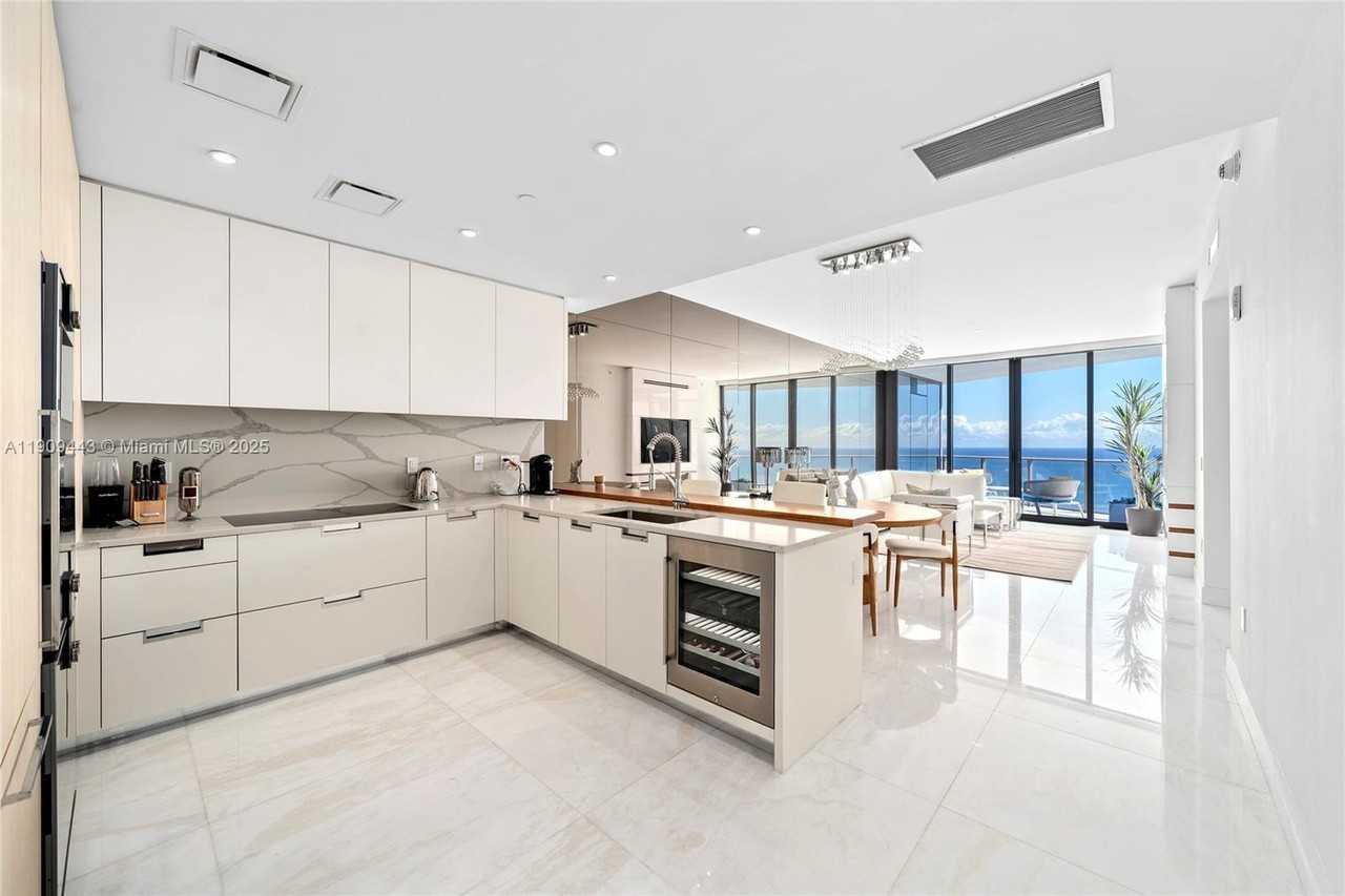 Collins Ave & Kings Point Dr - Photo 2 of 17