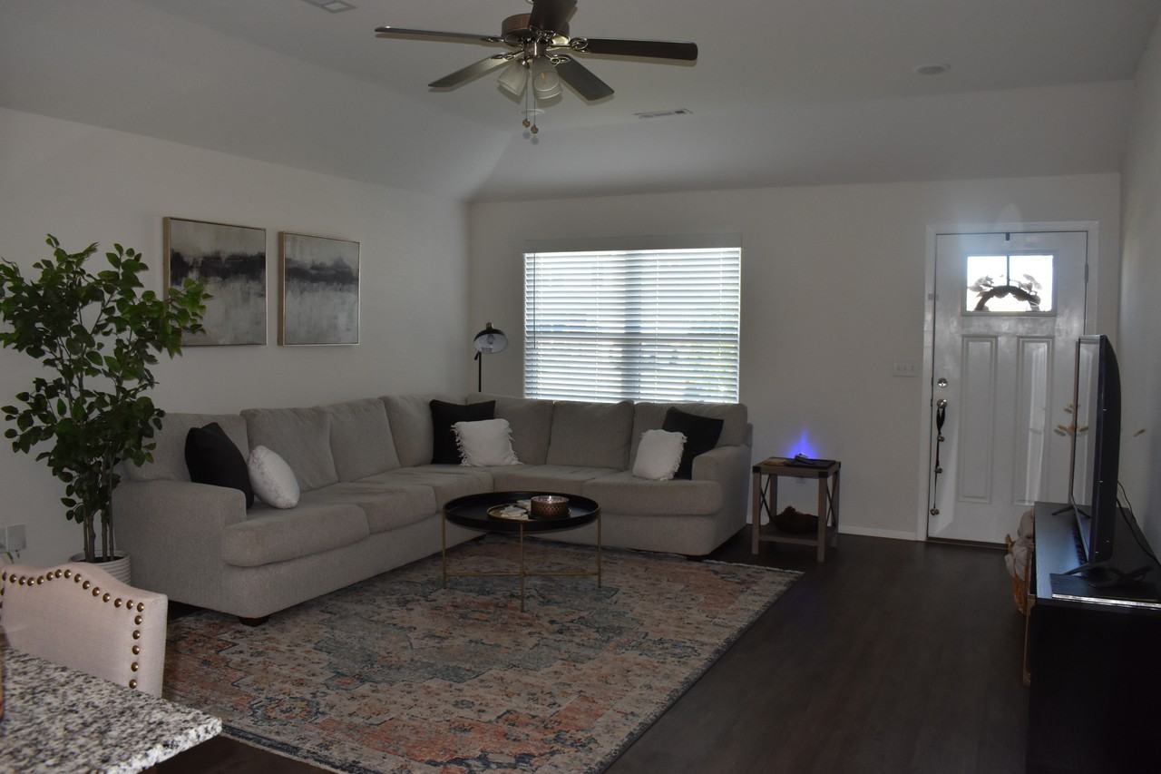 515 Ashwood St #NA - Photo 3 of 24