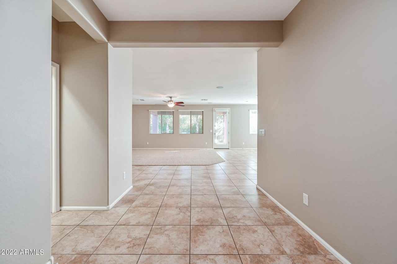 8767 West Fleetwood Lane - Photo 2 of 31