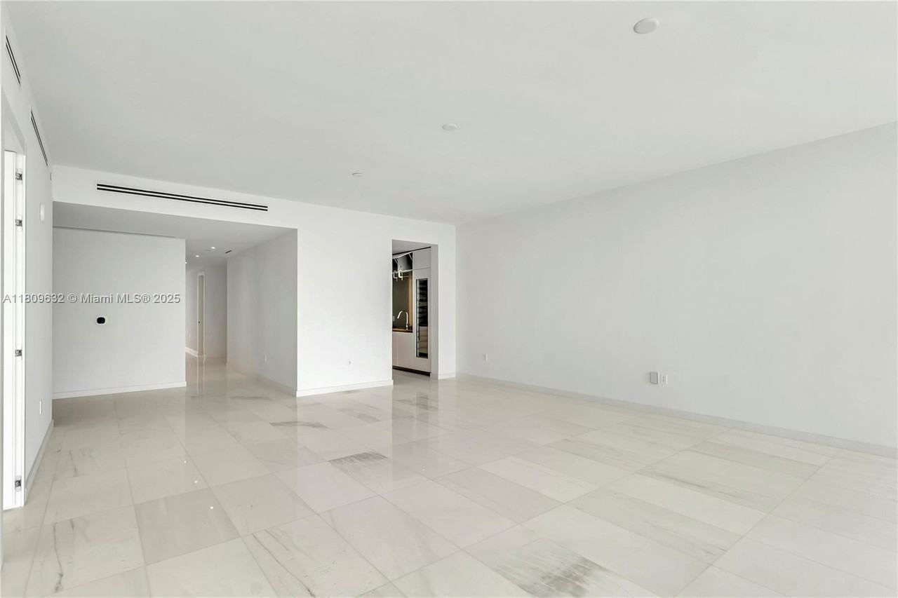 Biscayne Blvd Way & SE 2nd Ave - Photo 7 of 30