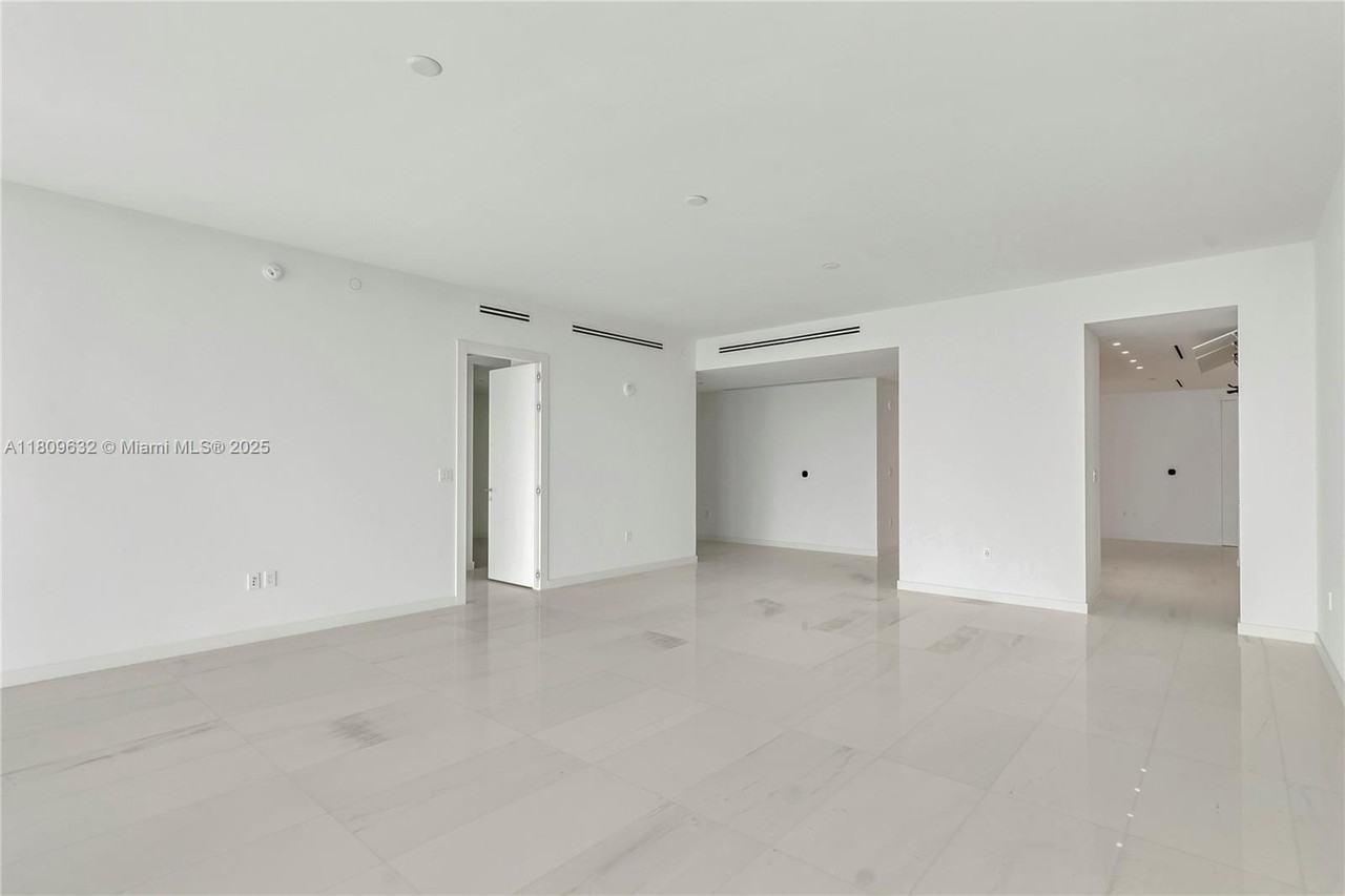 Biscayne Blvd Way & SE 2nd Ave - Photo 6 of 30