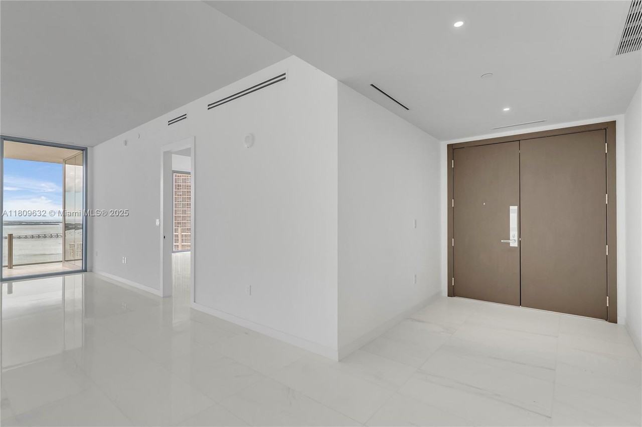 Biscayne Blvd Way & SE 2nd Ave - Photo 5 of 30