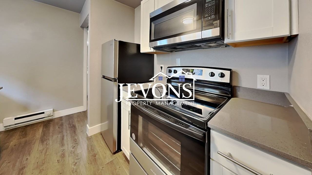 1301 N 4th St Tacoma, WA 98403 - Photo 2 of 28