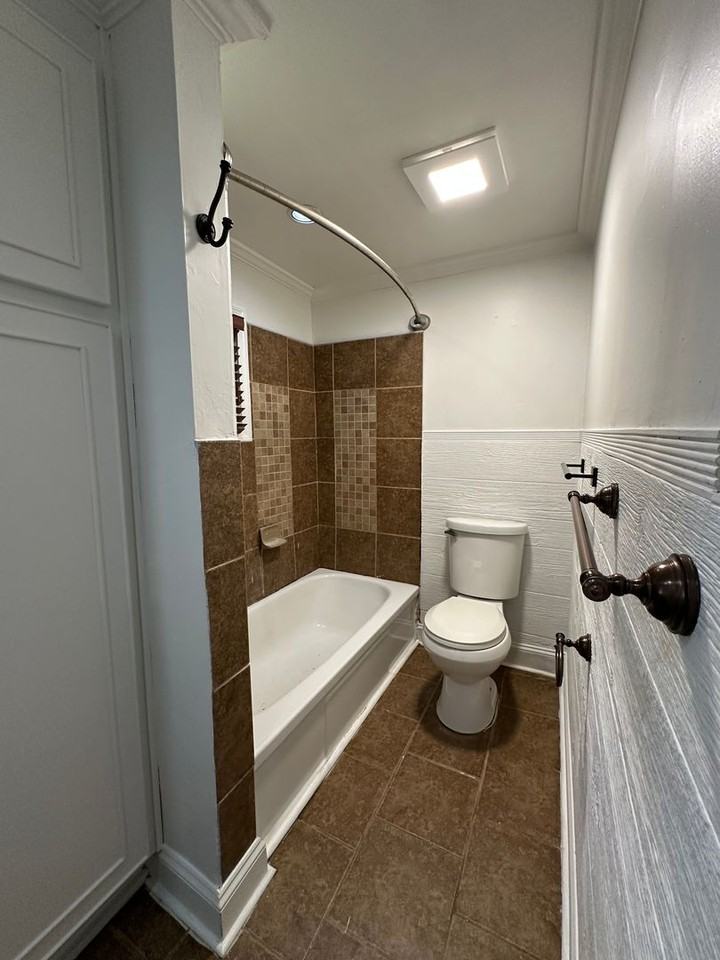 35 Burdette St - Photo 7 of 18