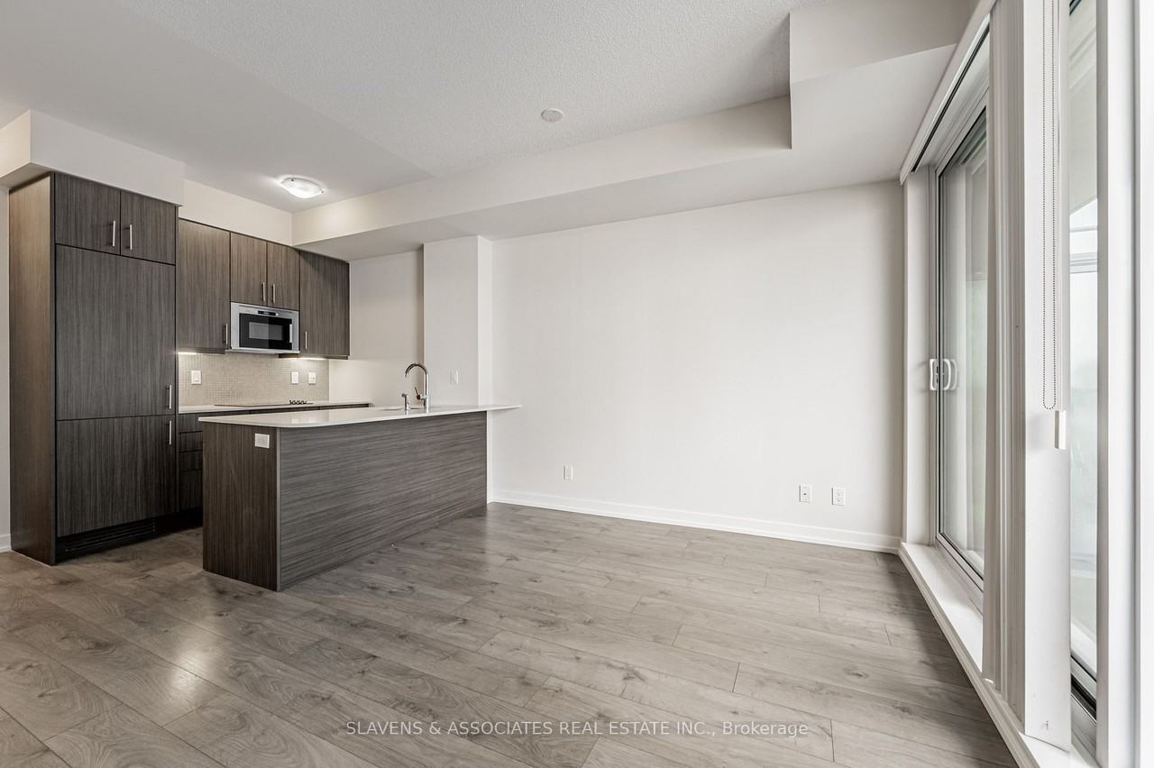 297 College Street - Photo 4 of 10