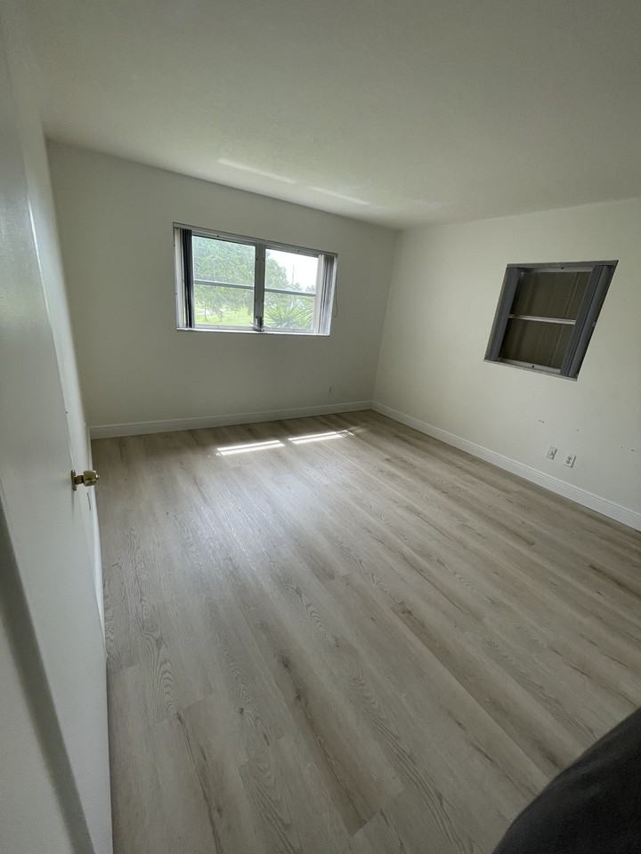 2441 Sw 82nd Ave #204 - Photo 4 of 34