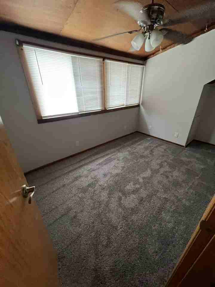 3218 Lincoln Way - Photo 3 of 22