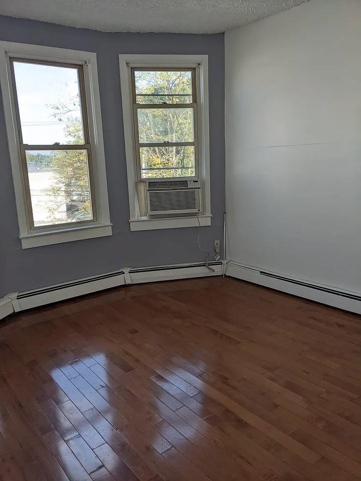 48 Elliott Street #2 - Photo 7 of 9