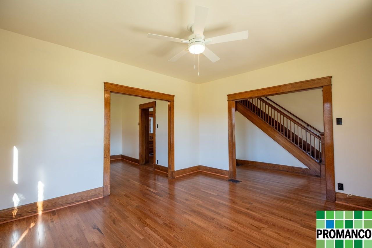 21 Moore Ave - Photo 4 of 34