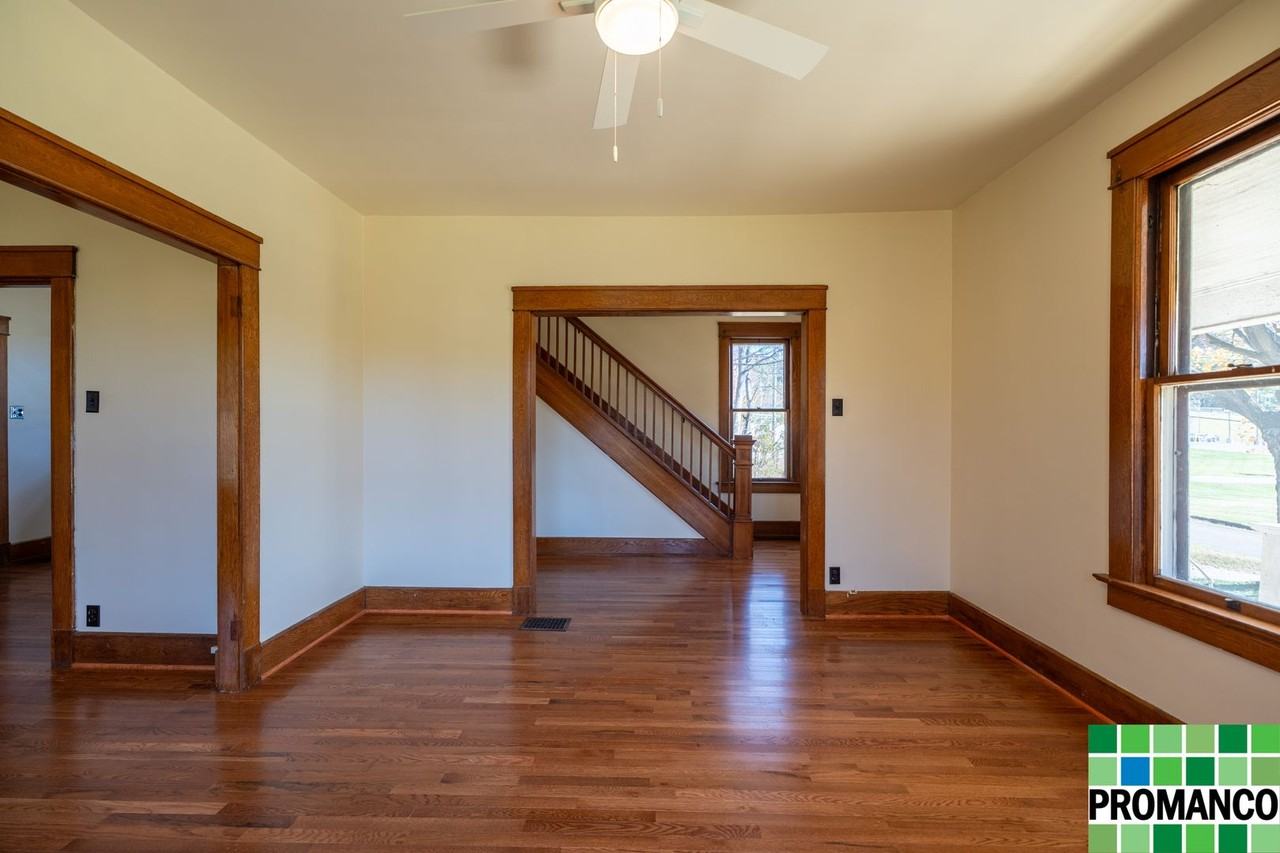 21 Moore Ave - Photo 5 of 34