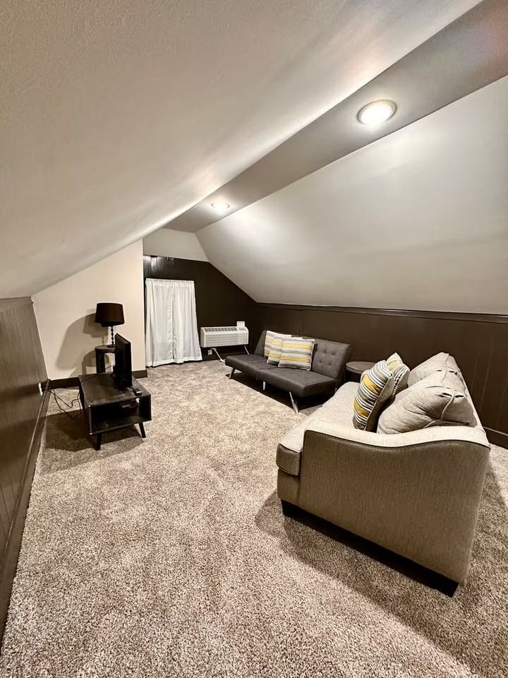 2712 N 61st St - Photo 5 of 30