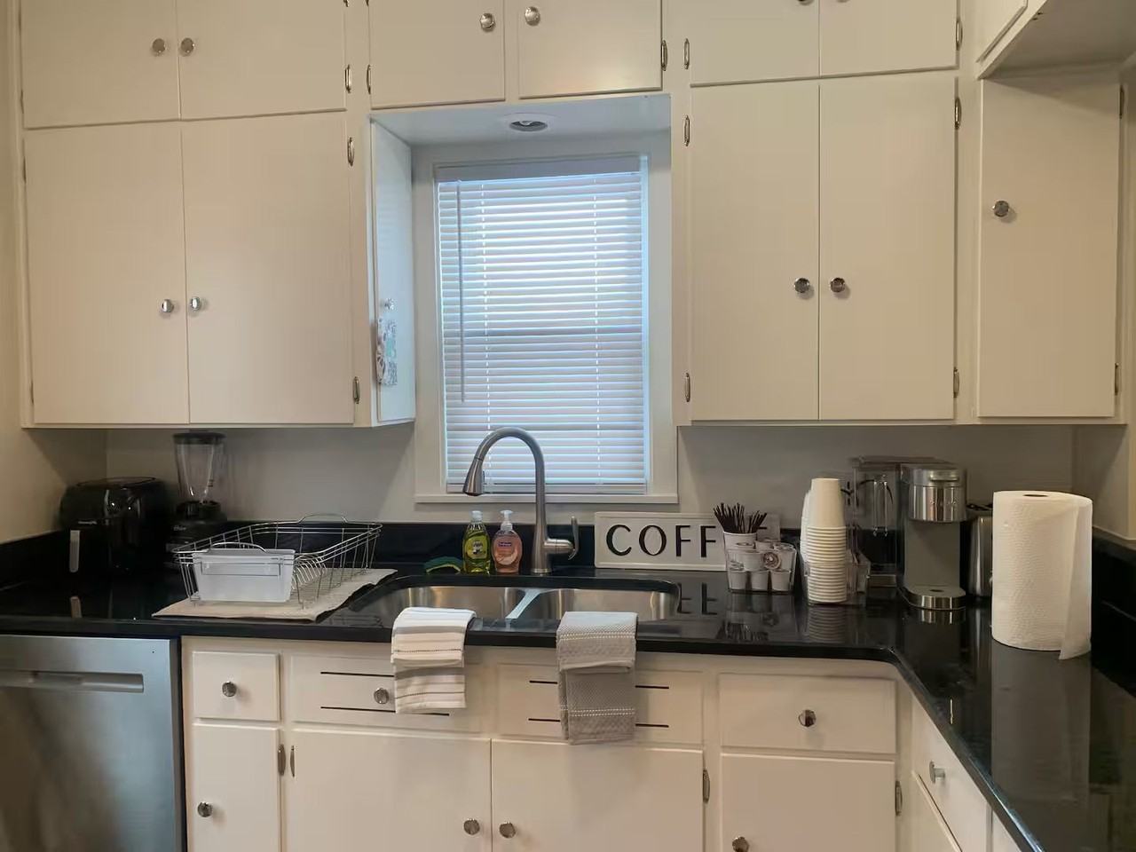 2712 N 61st St - Photo 6 of 30