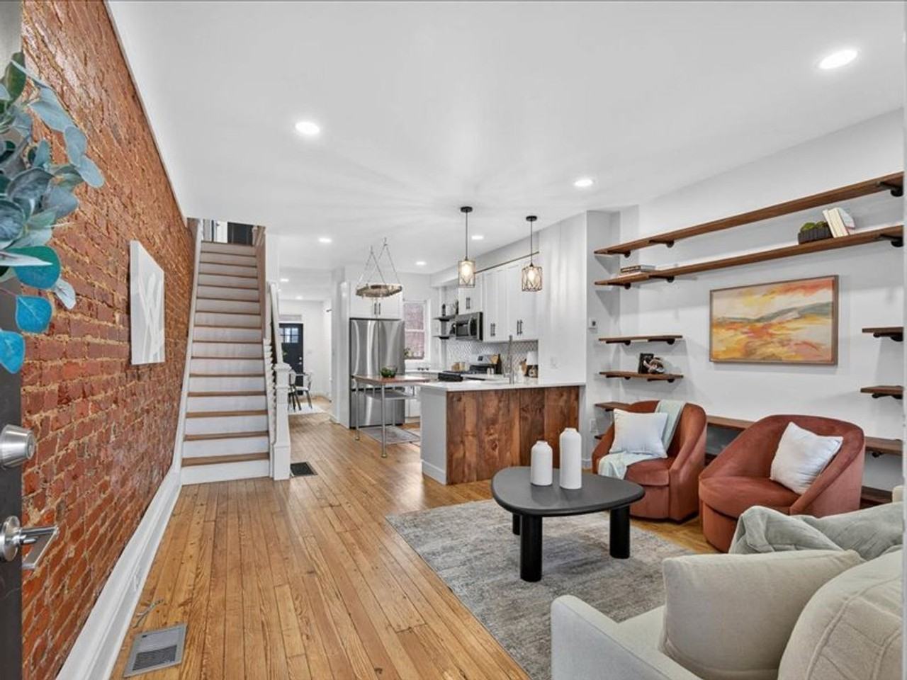 584 N Plum St - Photo 6 of 48