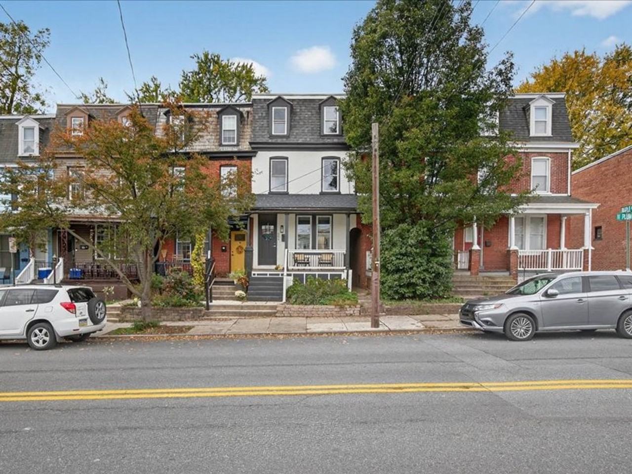 584 N Plum St - Photo 2 of 48