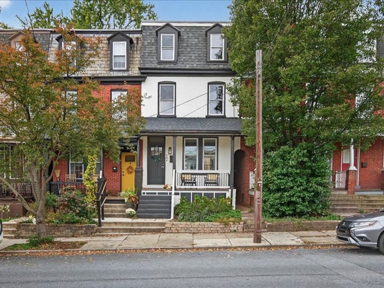 584 N Plum St - Photo 3 of 48