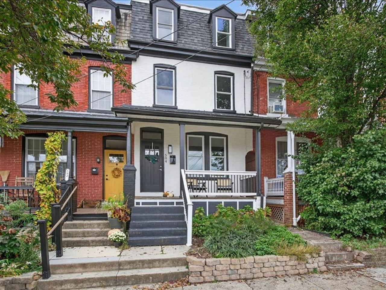 584 N Plum St - Photo 4 of 48