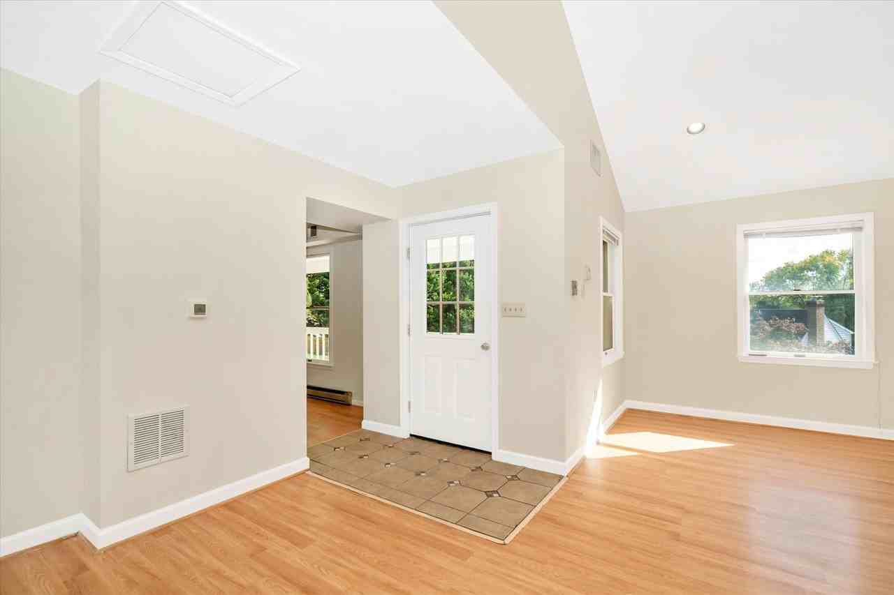 180 Wicomico Dr - Photo 3 of 50