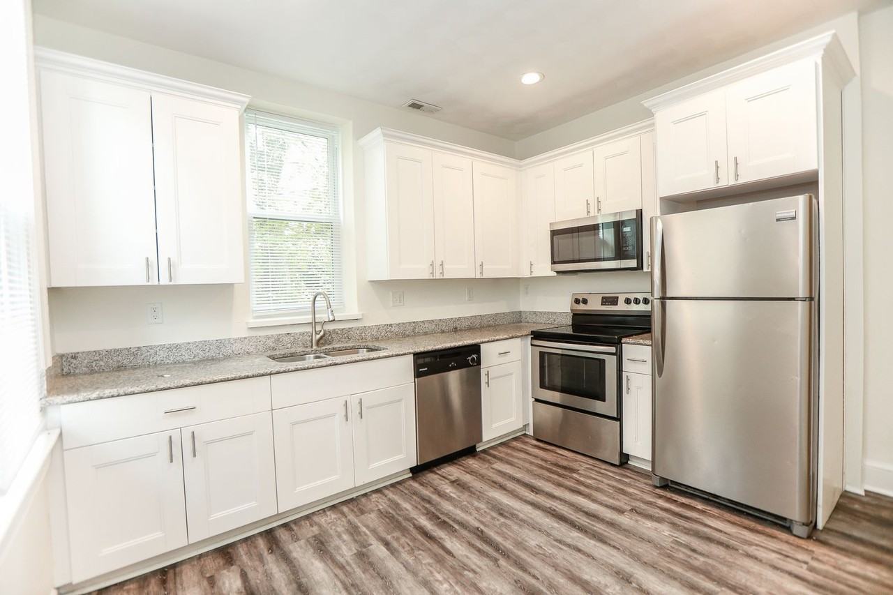 114 W 28th St - Photo 3 of 29