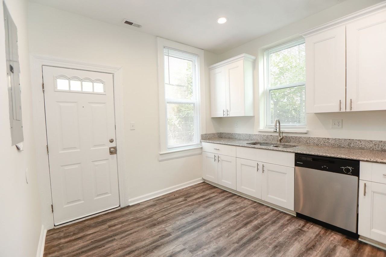 114 W 28th St - Photo 5 of 29