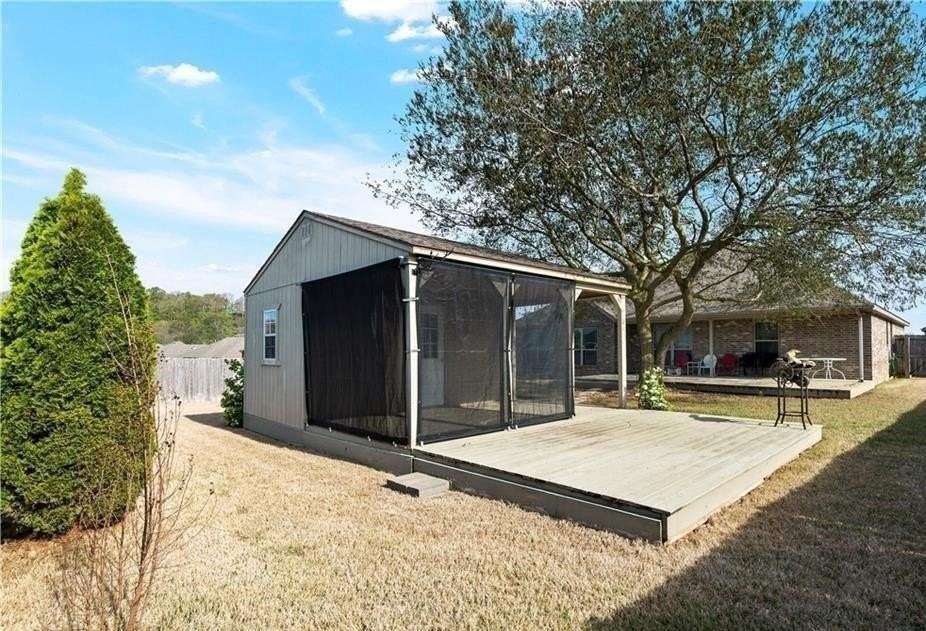 202 Pebble Beach Drive - Photo 2 of 28