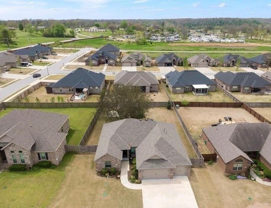 202 Pebble Beach Drive - Photo 3 of 28