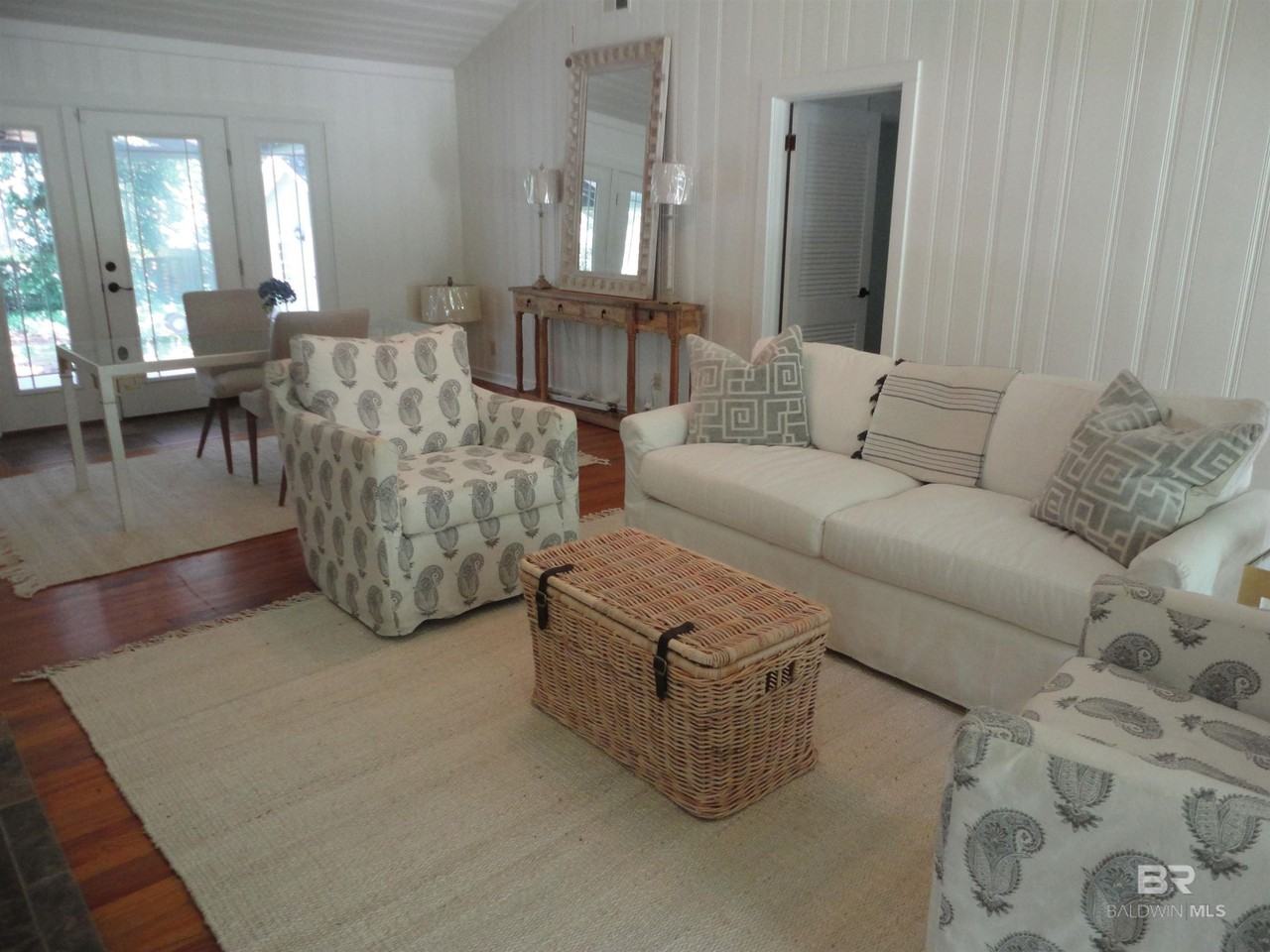 371 S Church St - Photo 3 of 17