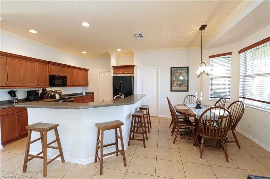 20528 Torre Del Lago St - Photo 5 of 35