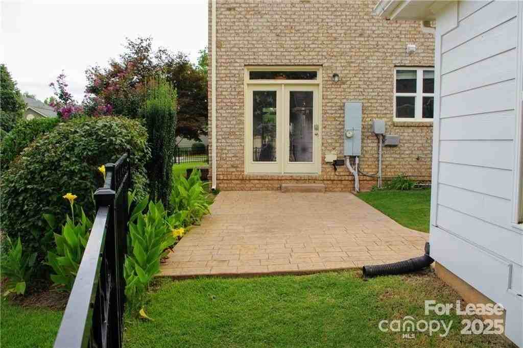 916 Gardners Way - Photo 7 of 35